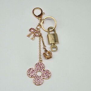 Authentic Louis Vuitton Gold Lock 🔒 Unbranded Flower Keychain Bag Charm LV